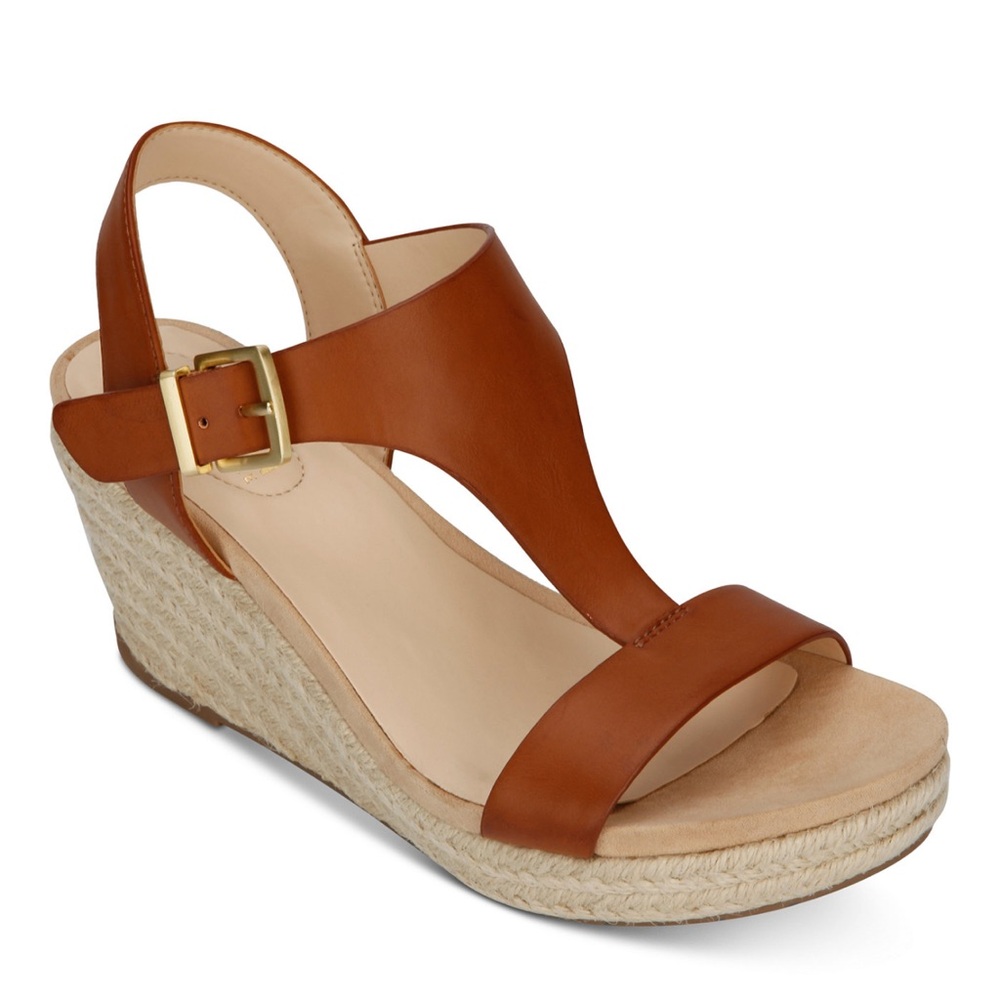 Reaction Kenneth Cole Tan Wedge Sandals